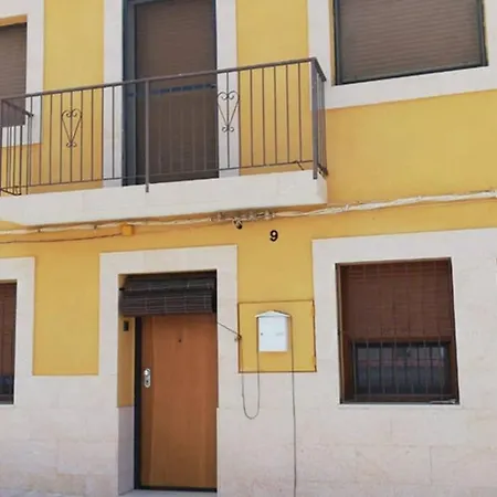 Casa Con Terraza/confortable House With Terrace Aigues